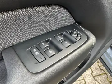 VOLVO XC60 Ultimate AWD HuD Leder Pano B&W 360  21