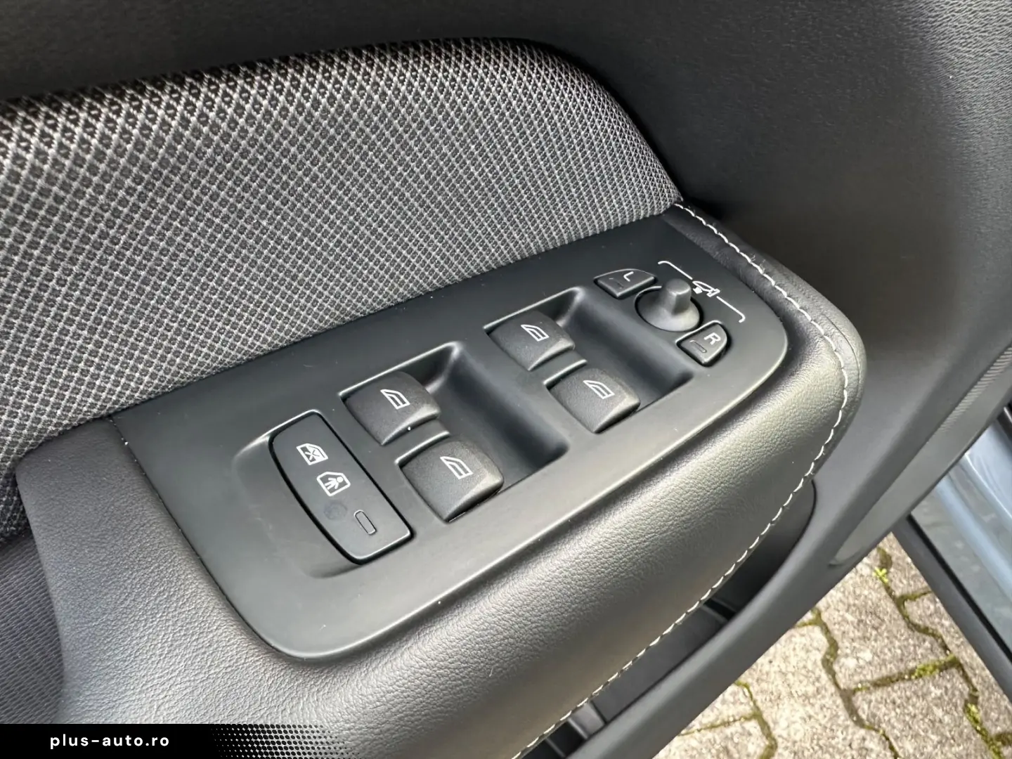 VOLVO XC60 Ultimate AWD HuD Leder Pano B&W 360  21