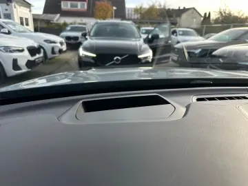 VOLVO XC60 Ultimate AWD HuD Leder Pano B&W 360  21