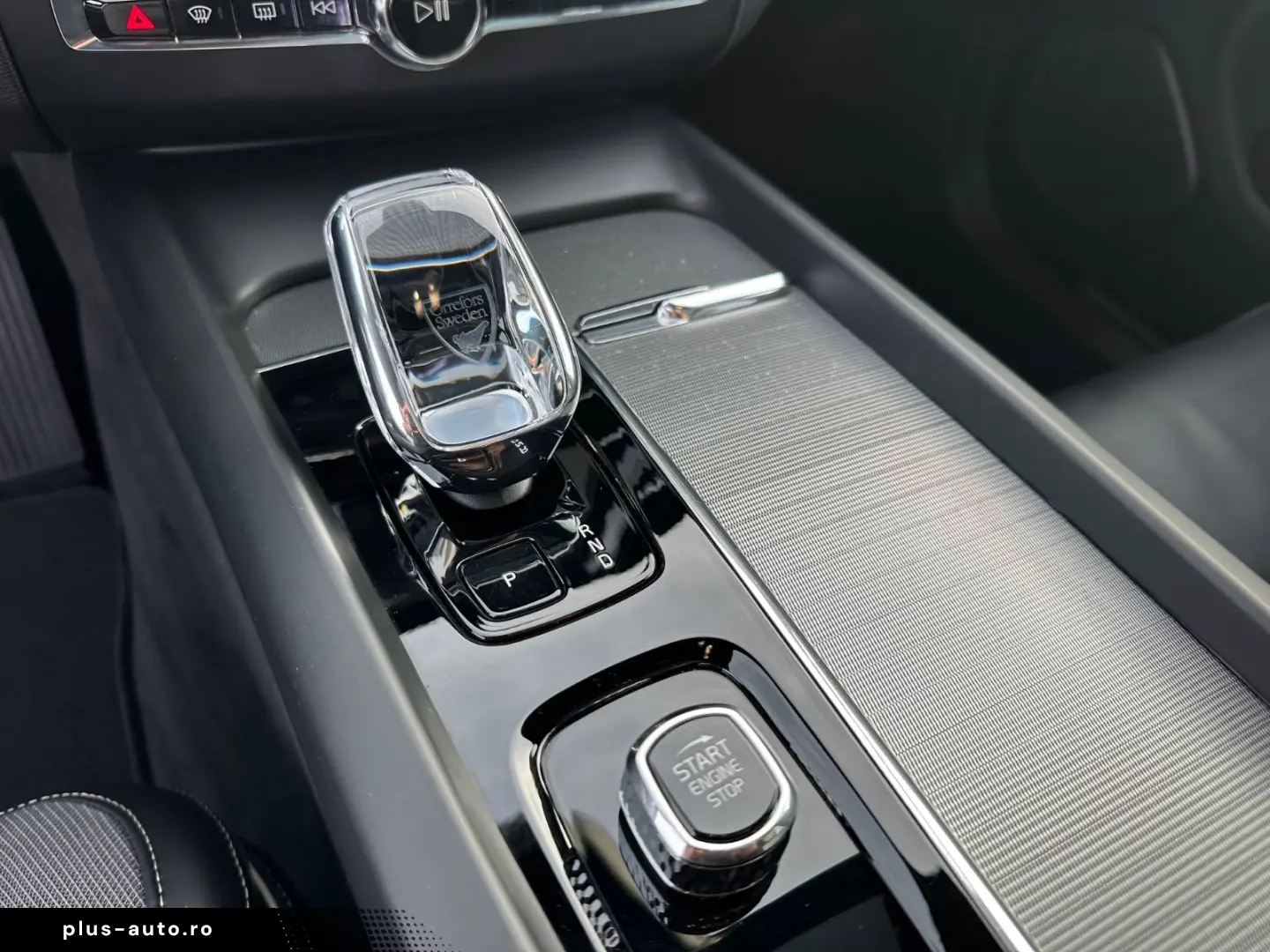 VOLVO XC60 Ultimate AWD HuD Leder Pano B&W 360  21