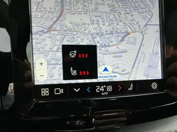 VOLVO XC60 Ultimate AWD HuD Leder Pano B&W 360  21