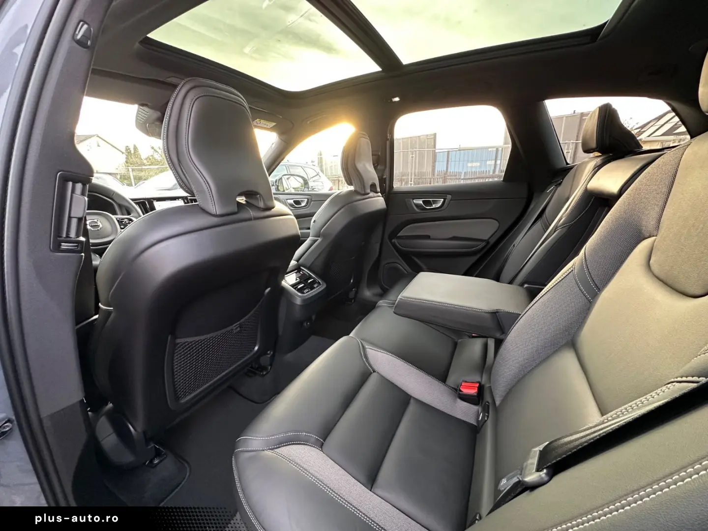 VOLVO XC60 Ultimate AWD HuD Leder Pano B&W 360  21