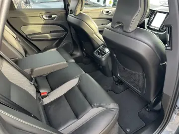 VOLVO XC60 Ultimate AWD HuD Leder Pano B&W 360  21