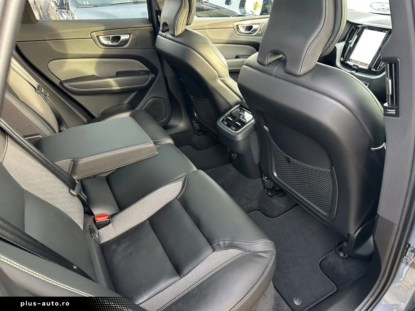 VOLVO XC60 Ultimate AWD HuD Leder Pano B&W 360  21