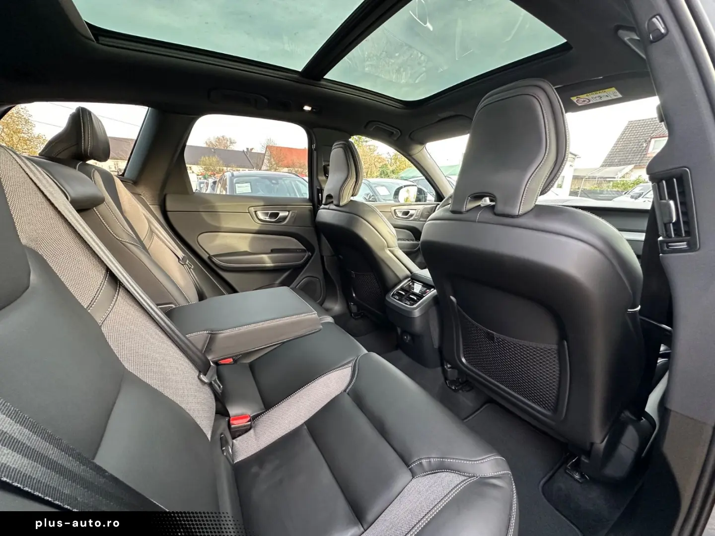 VOLVO XC60 Ultimate AWD HuD Leder Pano B&W 360  21