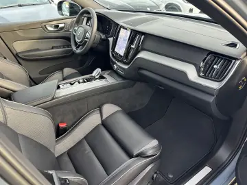 VOLVO XC60 Ultimate AWD HuD Leder Pano B&W 360  21