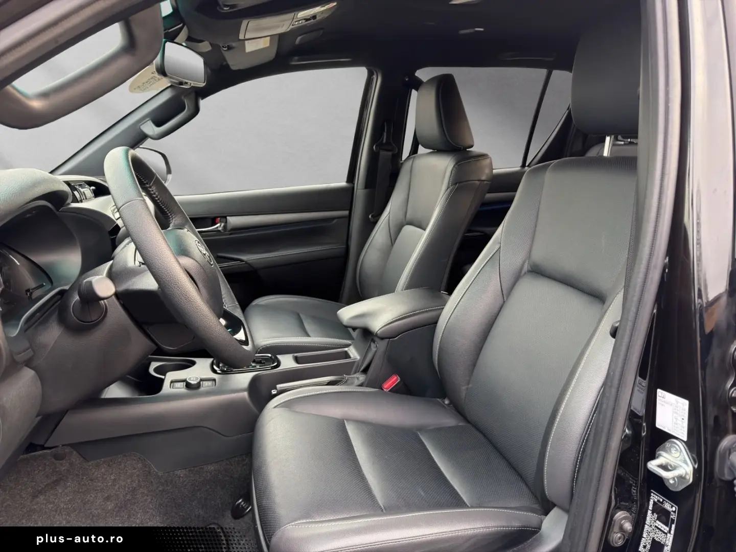 TOYOTA Hilux DOUBLE CAB INVINCIBLE 4x4