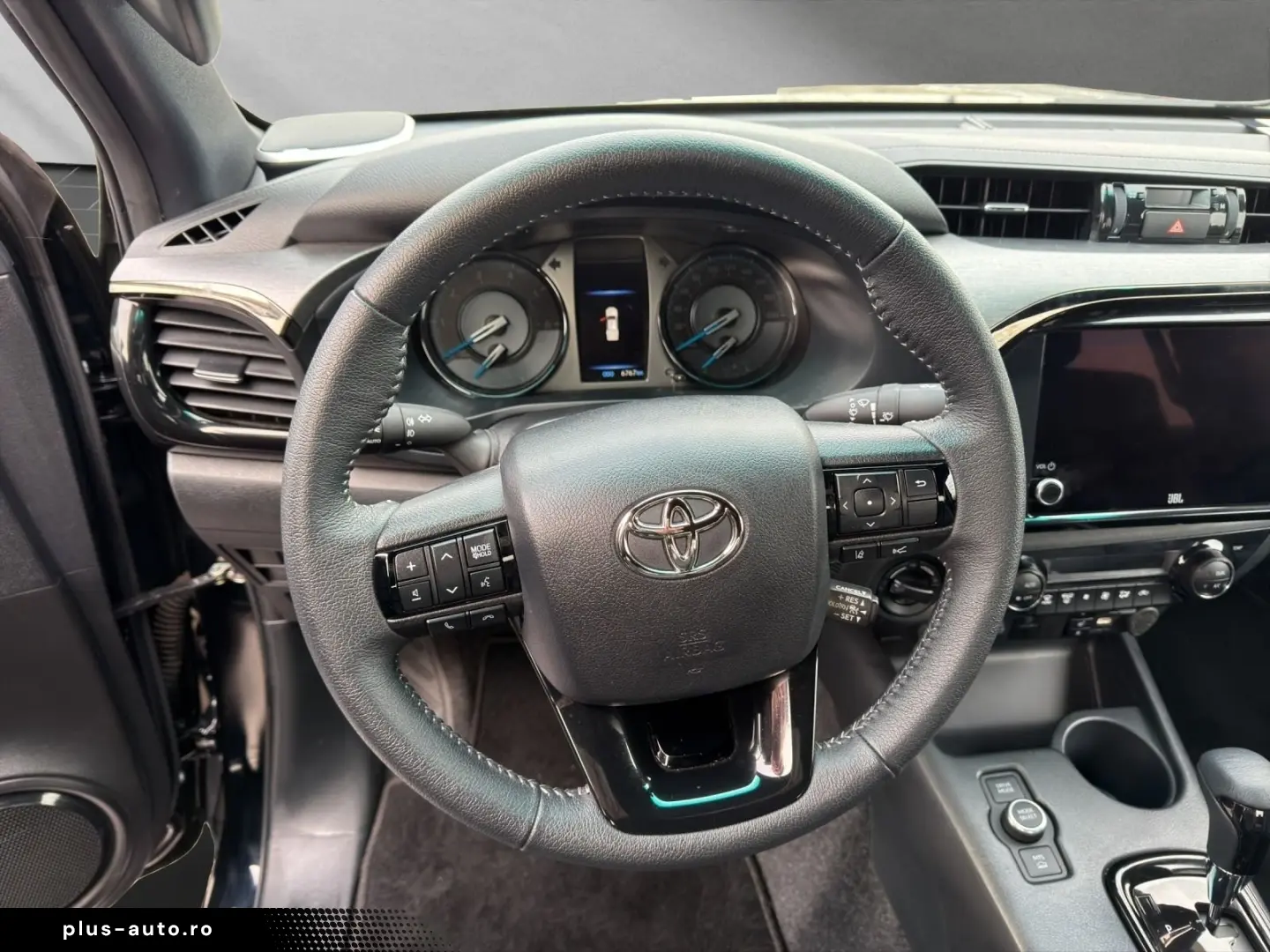 TOYOTA Hilux DOUBLE CAB INVINCIBLE 4x4