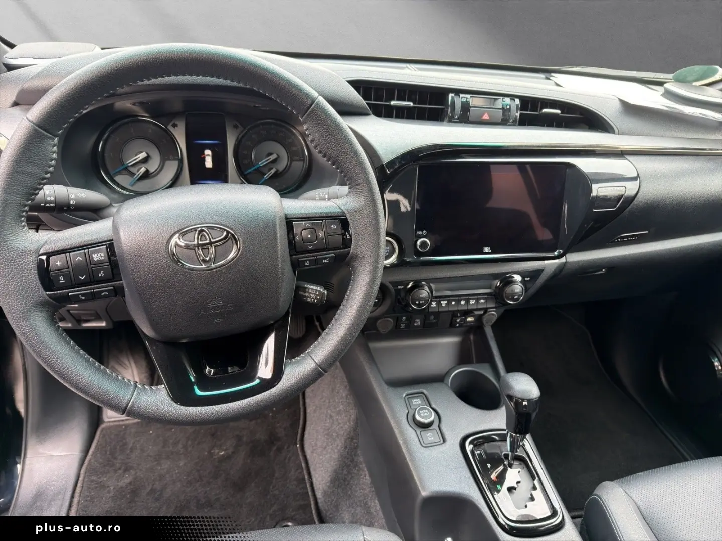 TOYOTA Hilux DOUBLE CAB INVINCIBLE 4x4