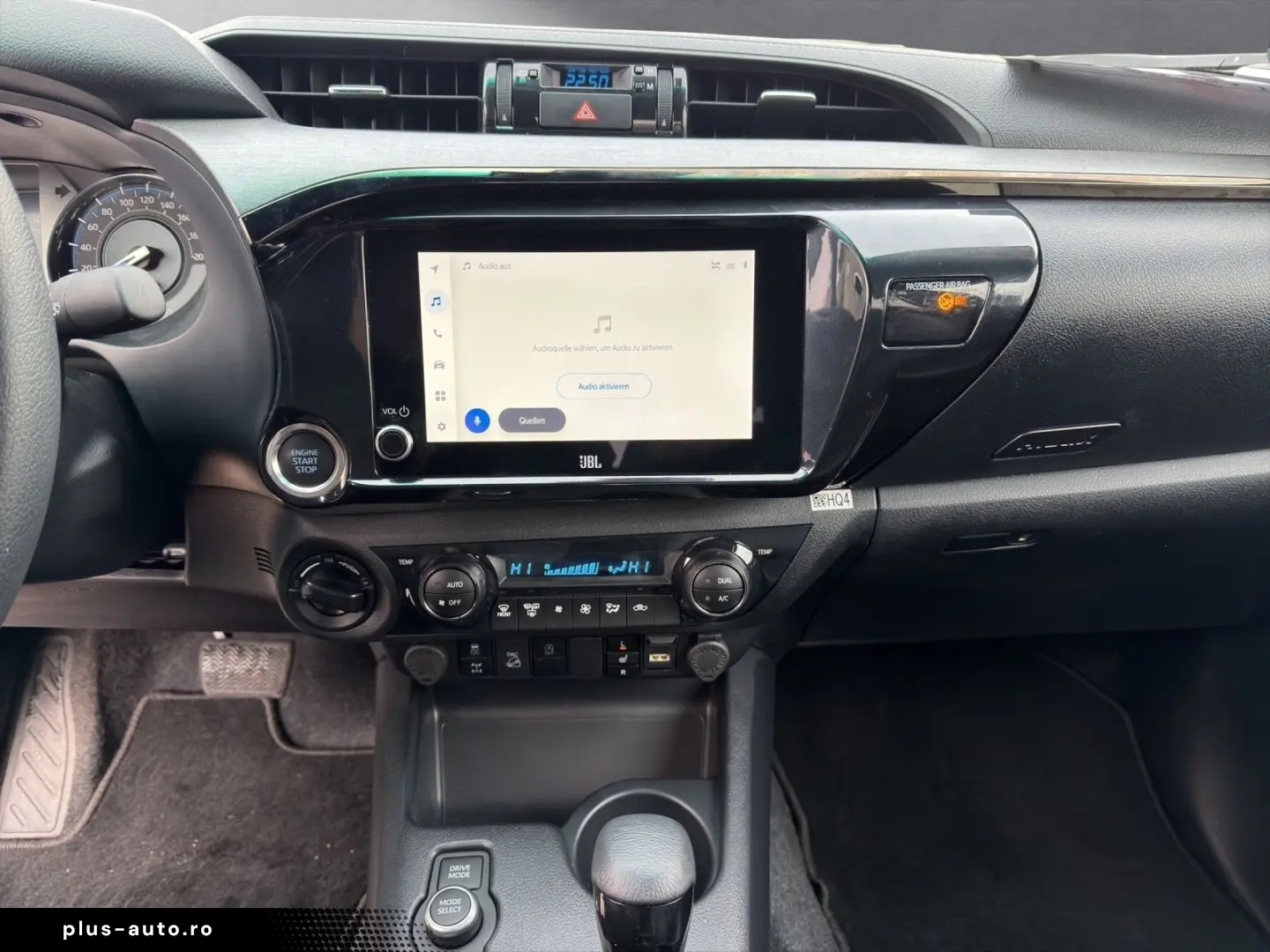 TOYOTA Hilux DOUBLE CAB INVINCIBLE 4x4