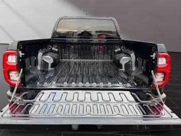 TOYOTA Hilux DOUBLE CAB INVINCIBLE 4x4