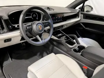 PORSCHE Cayenne E-Hybrid