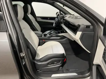 PORSCHE Cayenne E-Hybrid