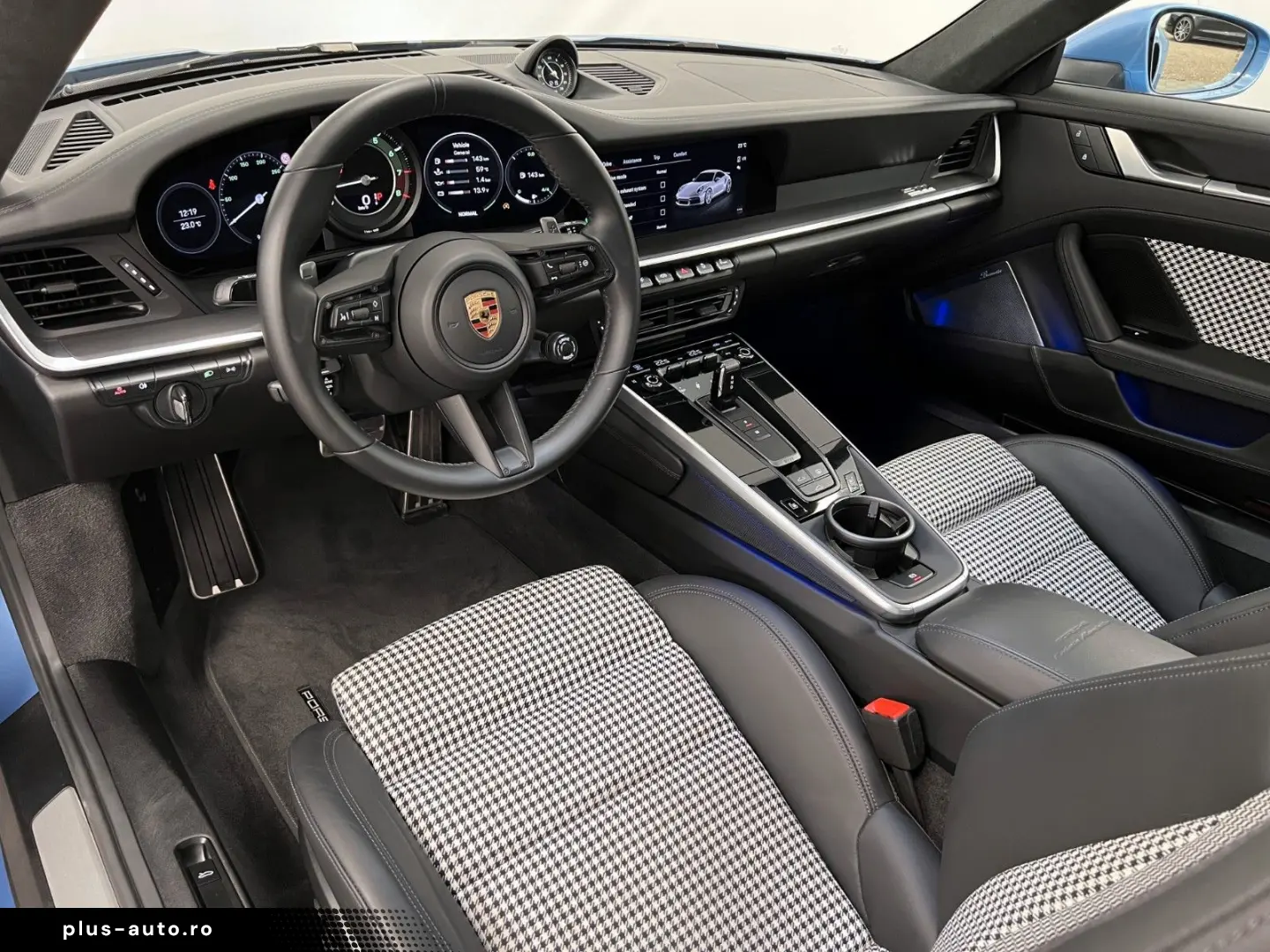 PORSCHE 911 Turbo S   PTS   Lift   Heritage Design