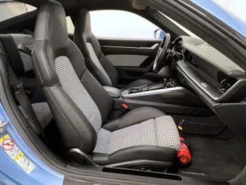 PORSCHE 911 Turbo S   PTS   Lift   Heritage Design