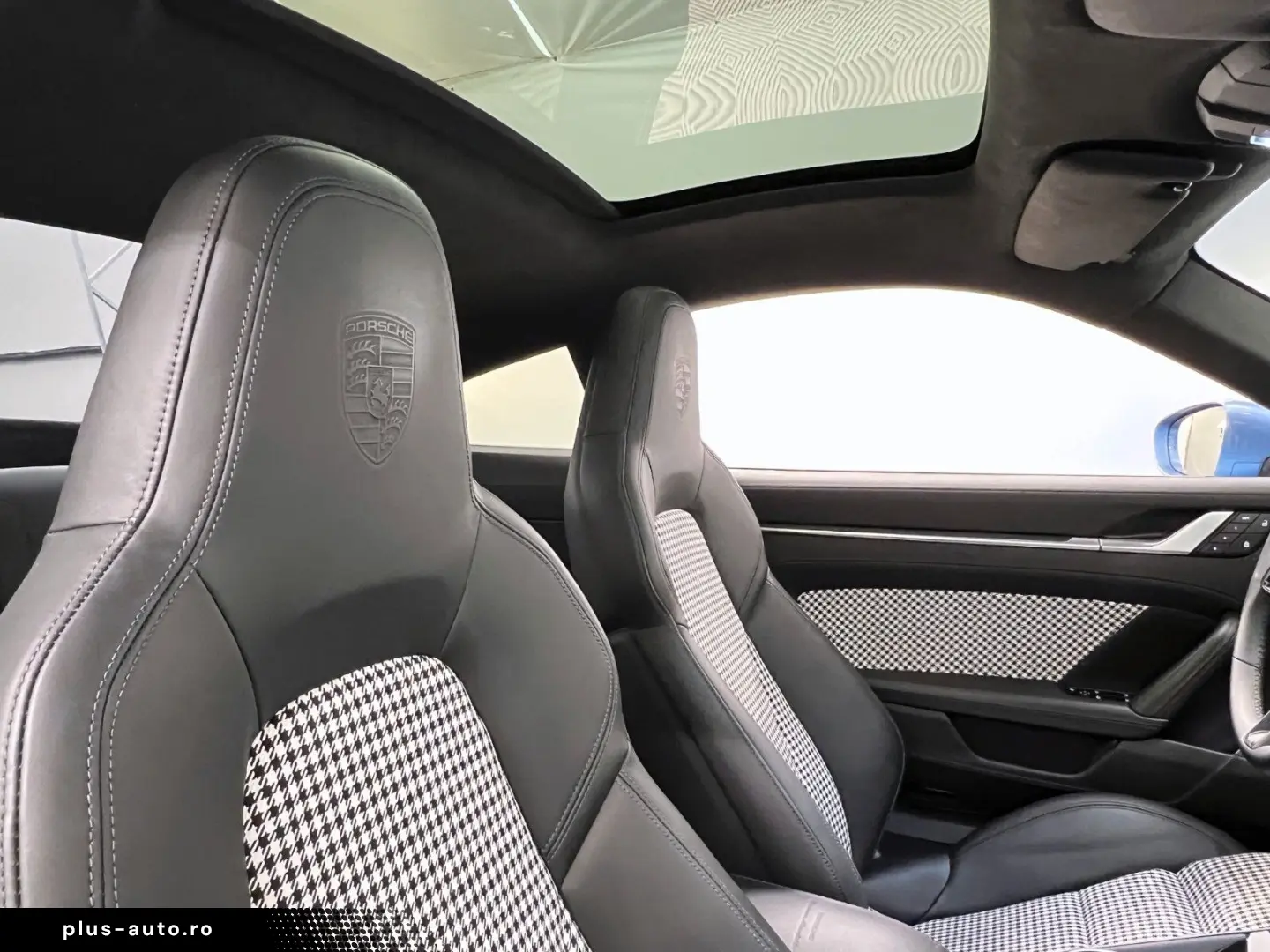 PORSCHE 911 Turbo S   PTS   Lift   Heritage Design