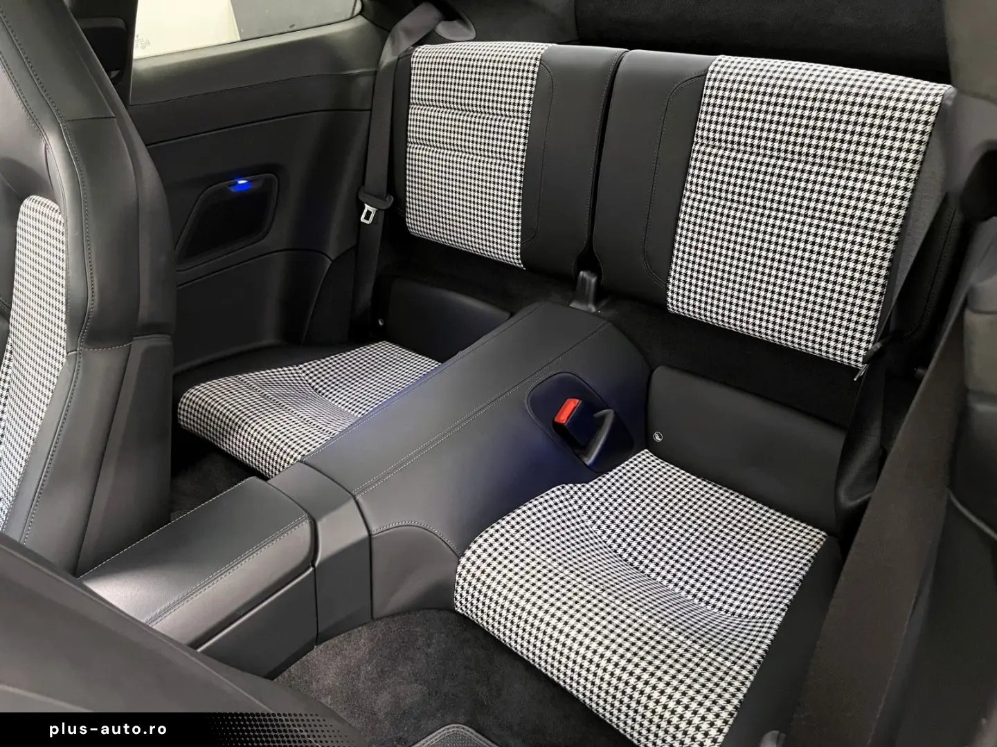 PORSCHE 911 Turbo S   PTS   Lift   Heritage Design