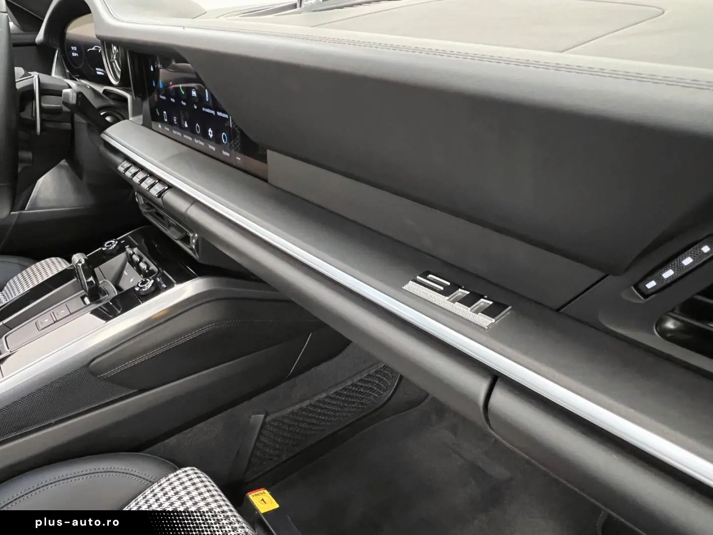 PORSCHE 911 Turbo S   PTS   Lift   Heritage Design