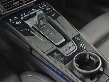 PORSCHE 911 Carrera 4 GTS T-Hybrid