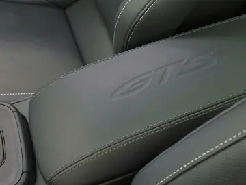 PORSCHE 911 Carrera 4 GTS T-Hybrid