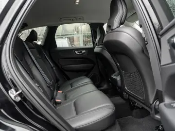 VOLVO XC60 B5 AWD Momentum Pro