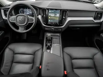 VOLVO XC60 B5 AWD Momentum Pro