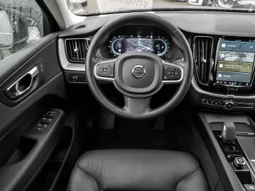 VOLVO XC60 B5 AWD Momentum Pro