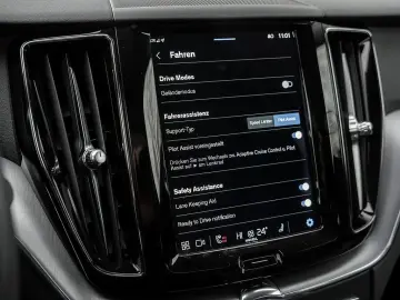 VOLVO XC60 B5 AWD Momentum Pro