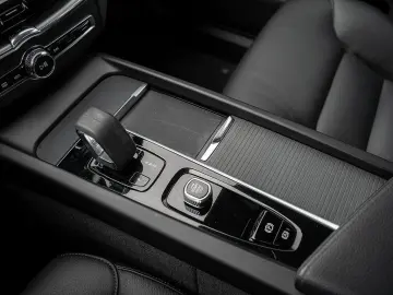 VOLVO XC60 B5 AWD Momentum Pro