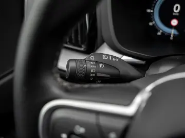 VOLVO XC60 B5 AWD Momentum Pro