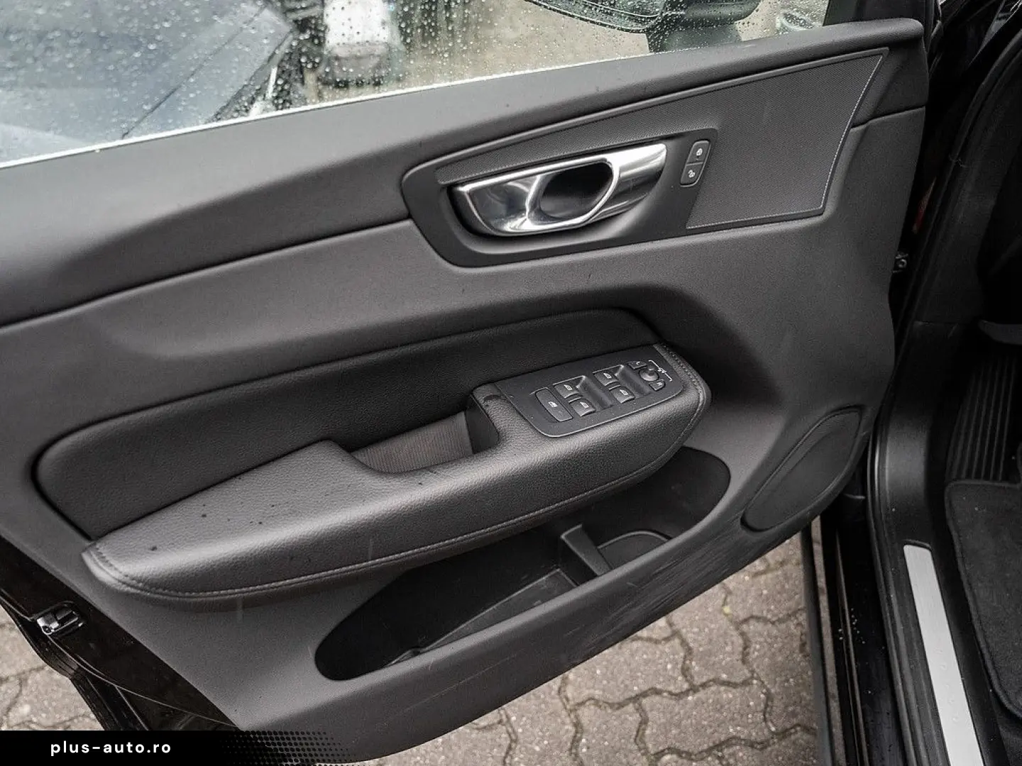 VOLVO XC60 B5 AWD Momentum Pro