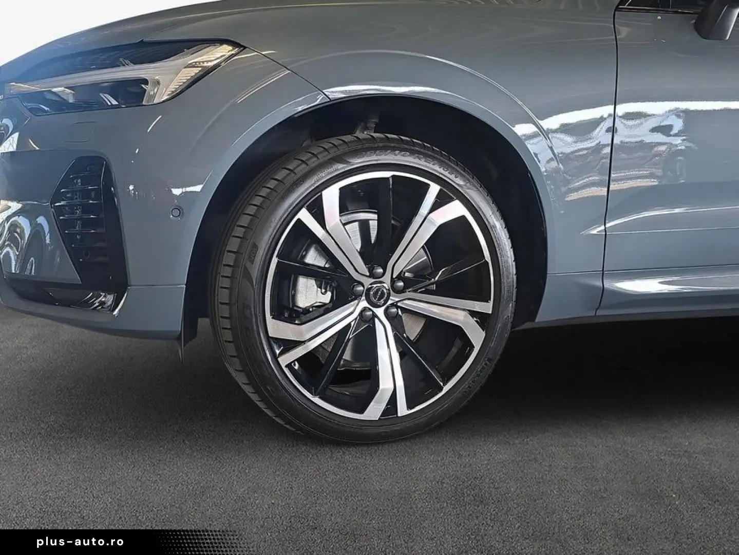 VOLVO XC60 B4 B Plus Dark