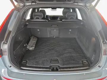 VOLVO XC60 B4 B Plus Dark