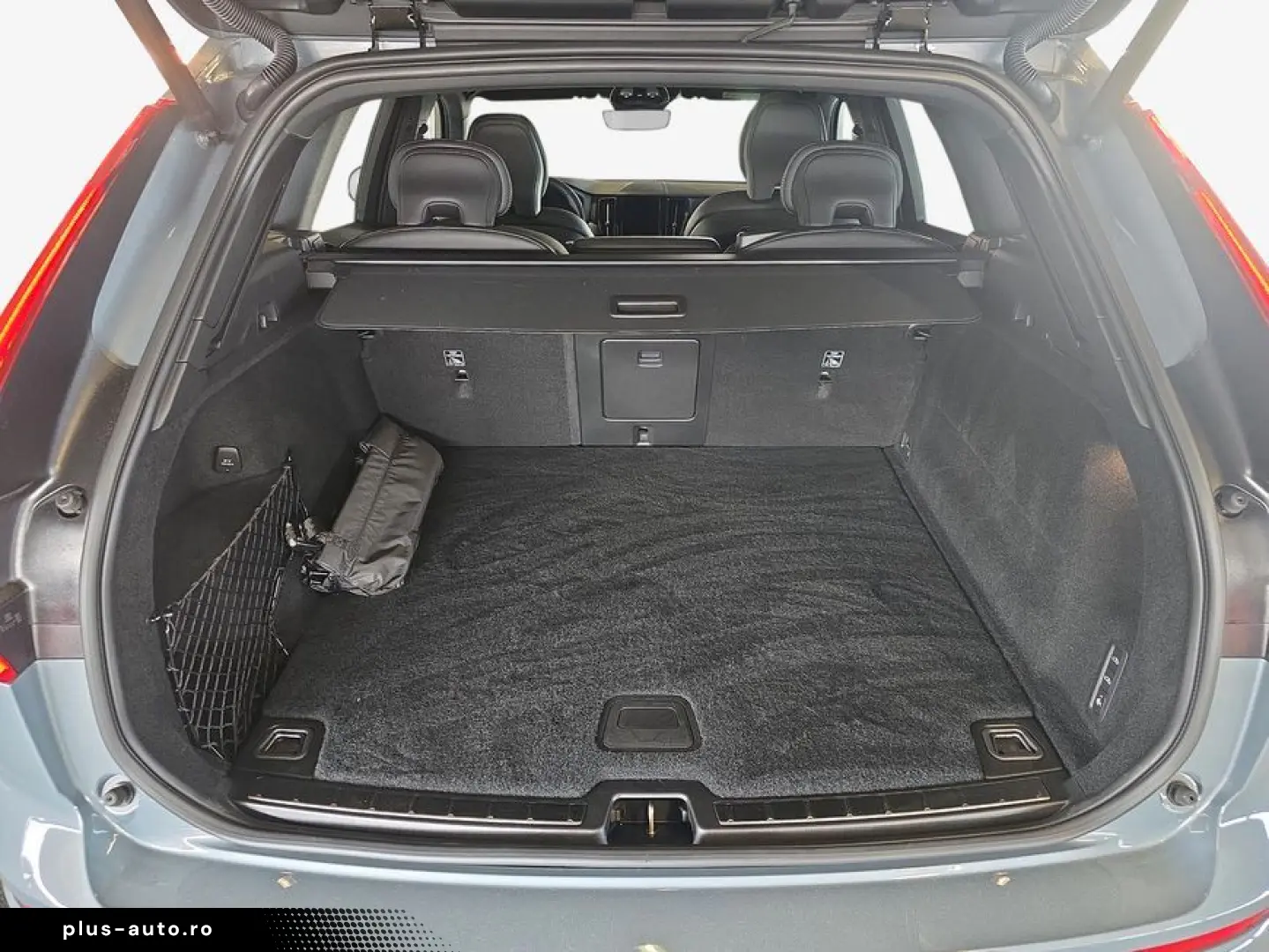 VOLVO XC60 B4 B Plus Dark