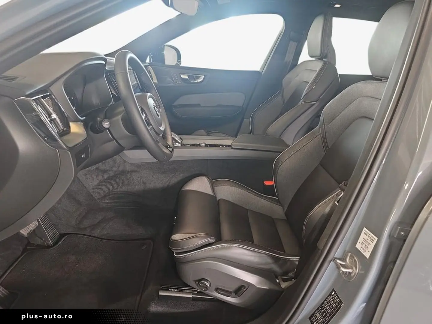 VOLVO XC60 B4 B Plus Dark