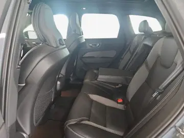 VOLVO XC60 B4 B Plus Dark