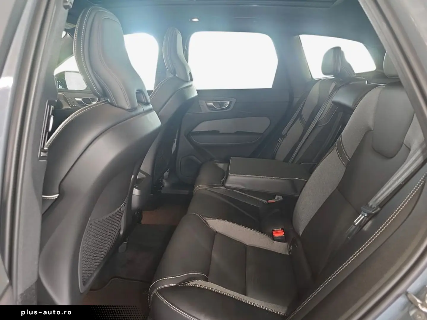 VOLVO XC60 B4 B Plus Dark