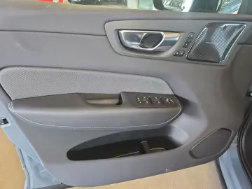 VOLVO XC60 B4 B Plus Dark