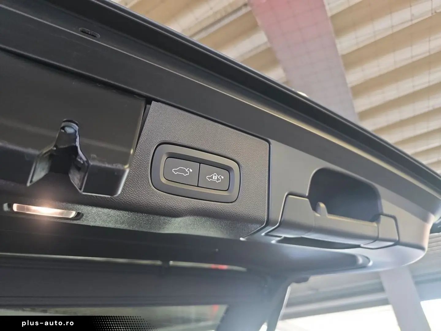 VOLVO XC60 B4 B Plus Dark