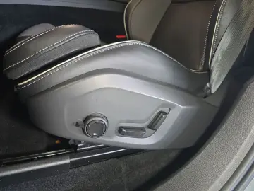 VOLVO XC60 B4 B Plus Dark