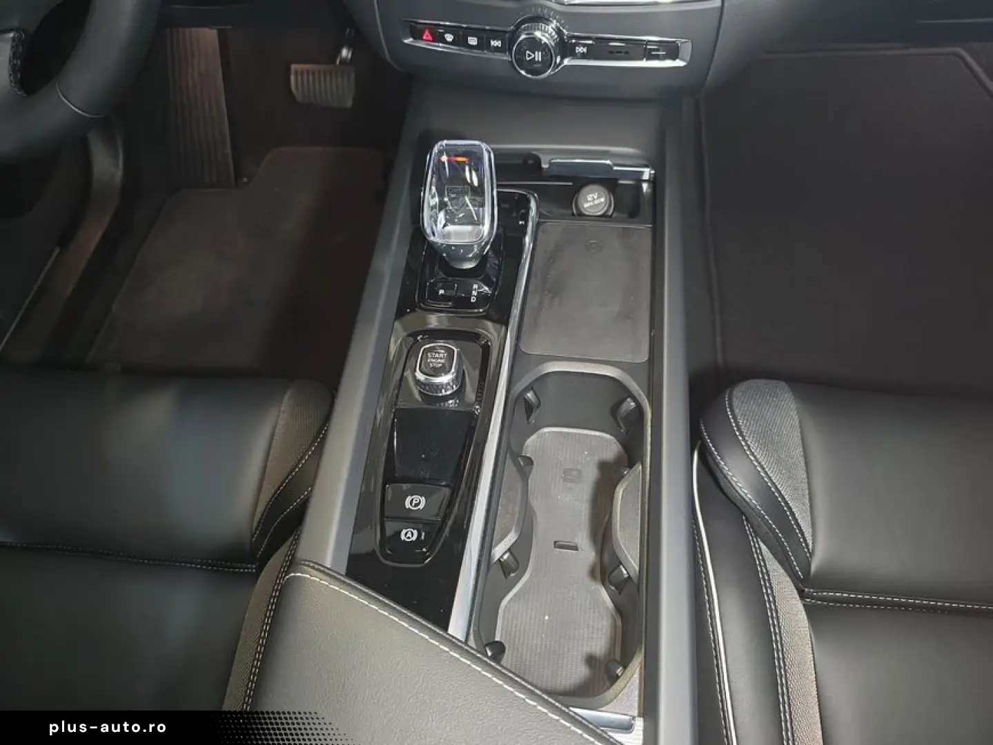 VOLVO XC60 B4 B Plus Dark