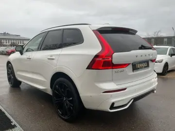 VOLVO XC60 B4 Plus Dark 2WD Pano ACC 360  Google 21