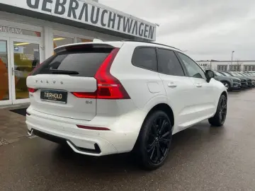 VOLVO XC60 B4 Plus Dark 2WD Pano ACC 360  Google 21