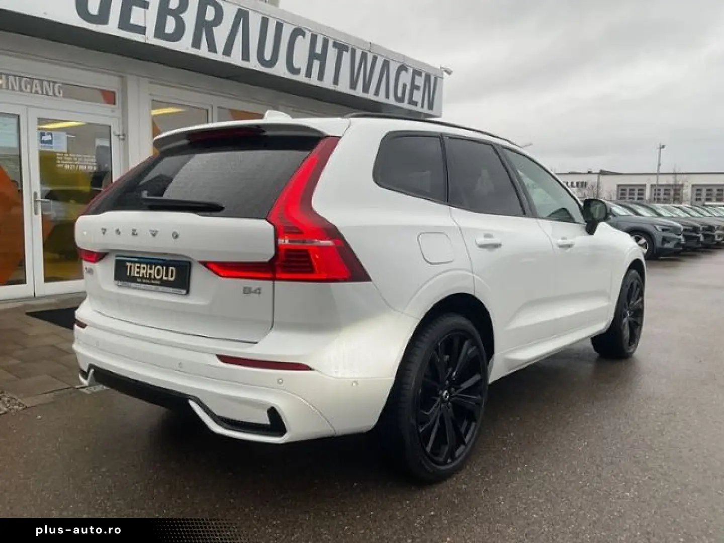 VOLVO XC60 B4 Plus Dark 2WD Pano ACC 360  Google 21