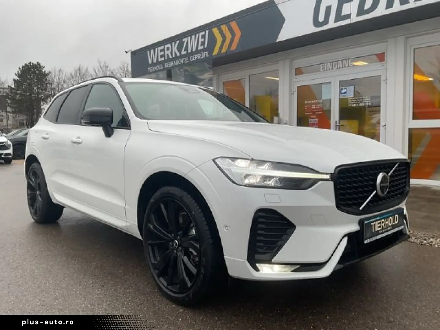 VOLVO XC60 B4 Plus Dark 2WD Pano ACC 360  Google 21
