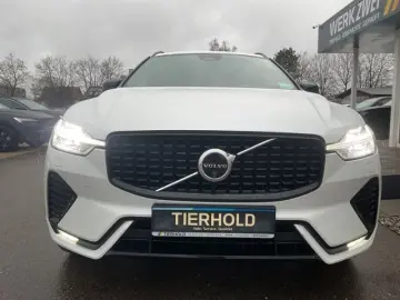 VOLVO XC60 B4 Plus Dark 2WD Pano ACC 360  Google 21
