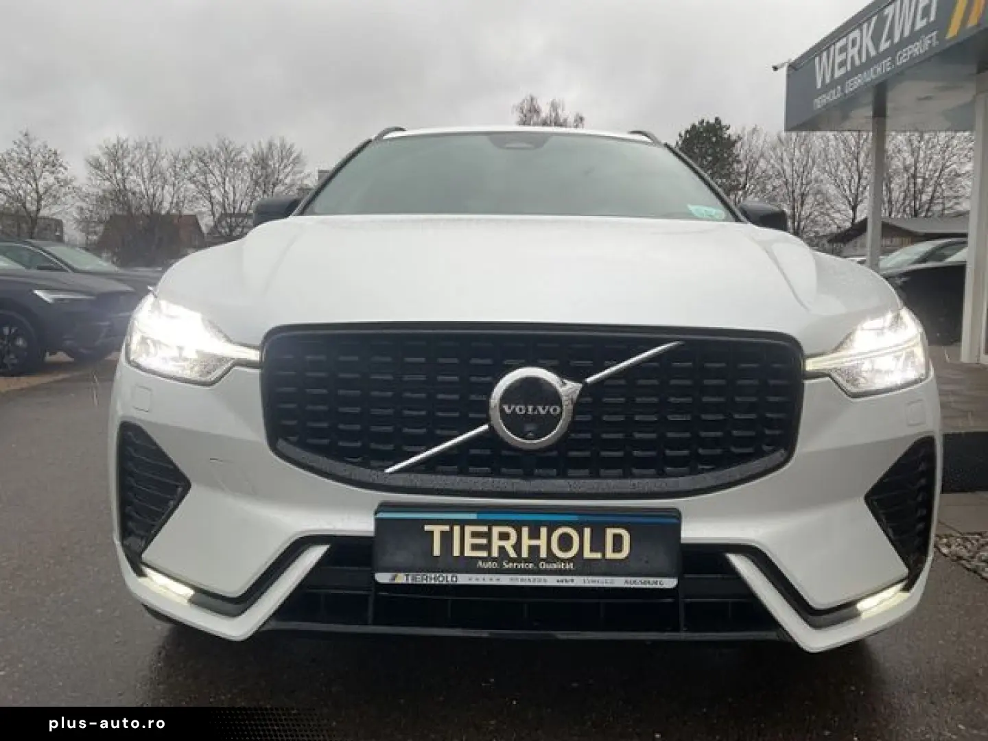 VOLVO XC60 B4 Plus Dark 2WD Pano ACC 360  Google 21