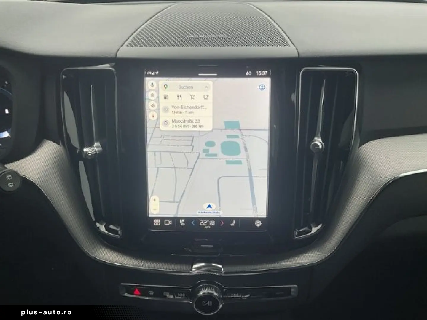 VOLVO XC60 B4 Plus Dark 2WD Pano ACC 360  Google 21