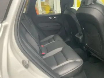 VOLVO XC60 B4 Plus Dark 2WD Pano ACC 360  Google 21