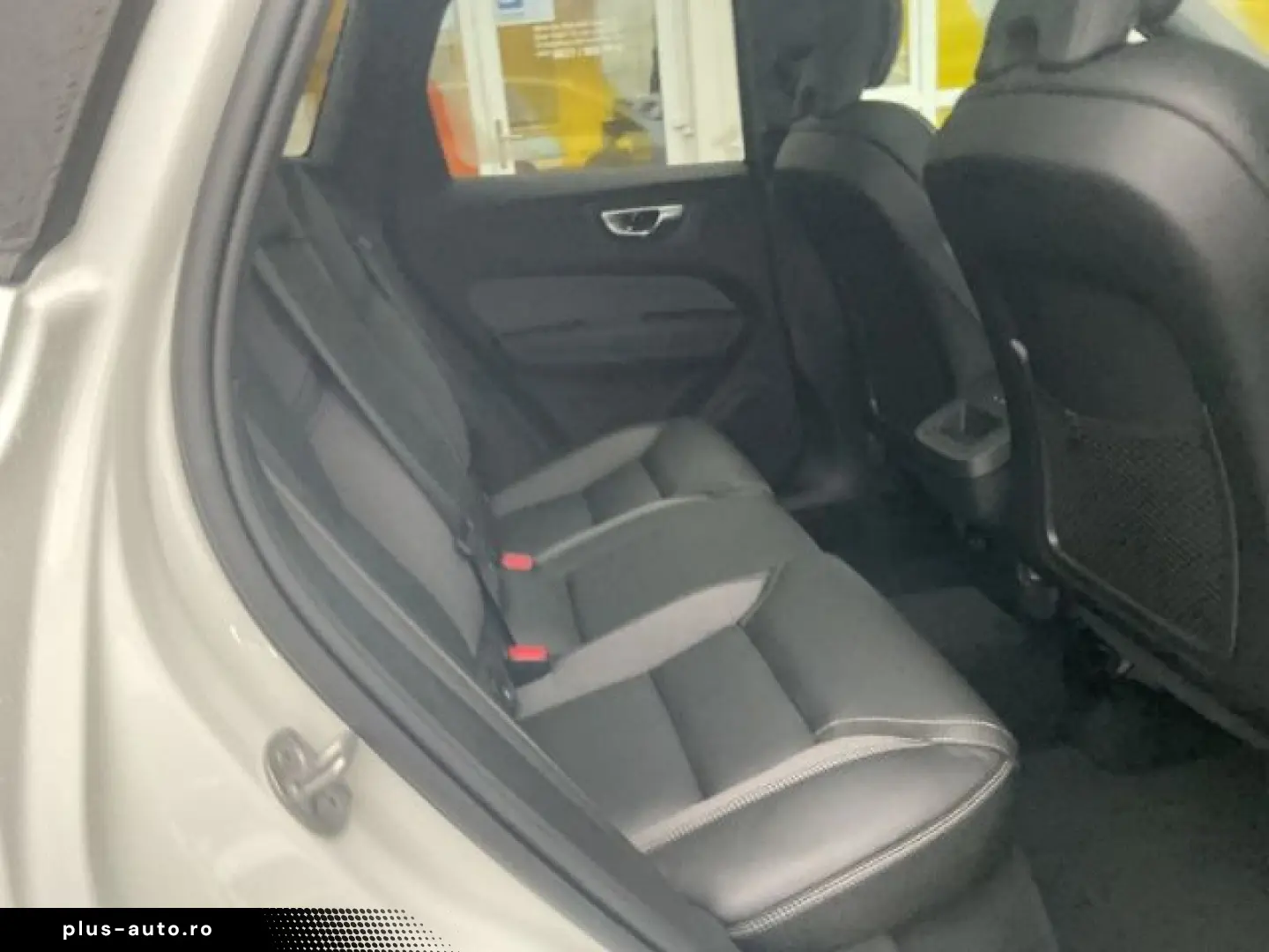 VOLVO XC60 B4 Plus Dark 2WD Pano ACC 360  Google 21